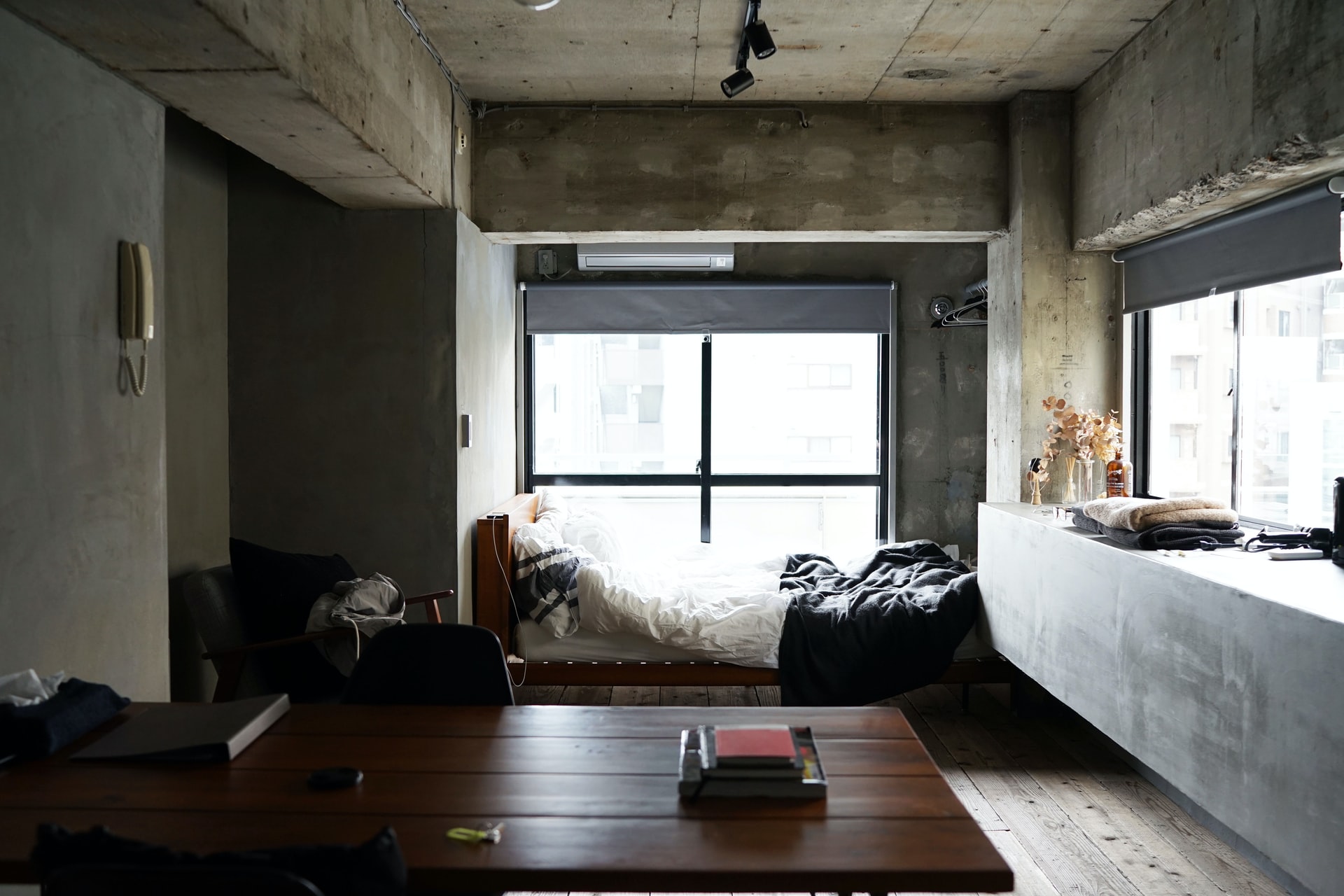 6 Best Studio Apartment Decor Ideas to Maximize Space [#4 is Awesome]